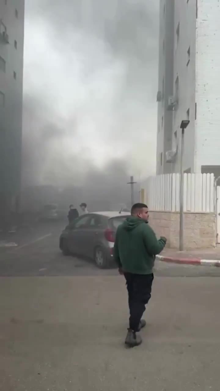 Reports of several crash sites in Haifa and Kiryat Ata following a cluster missile from Iran; MDA: Minor injury in Kiryat Ata