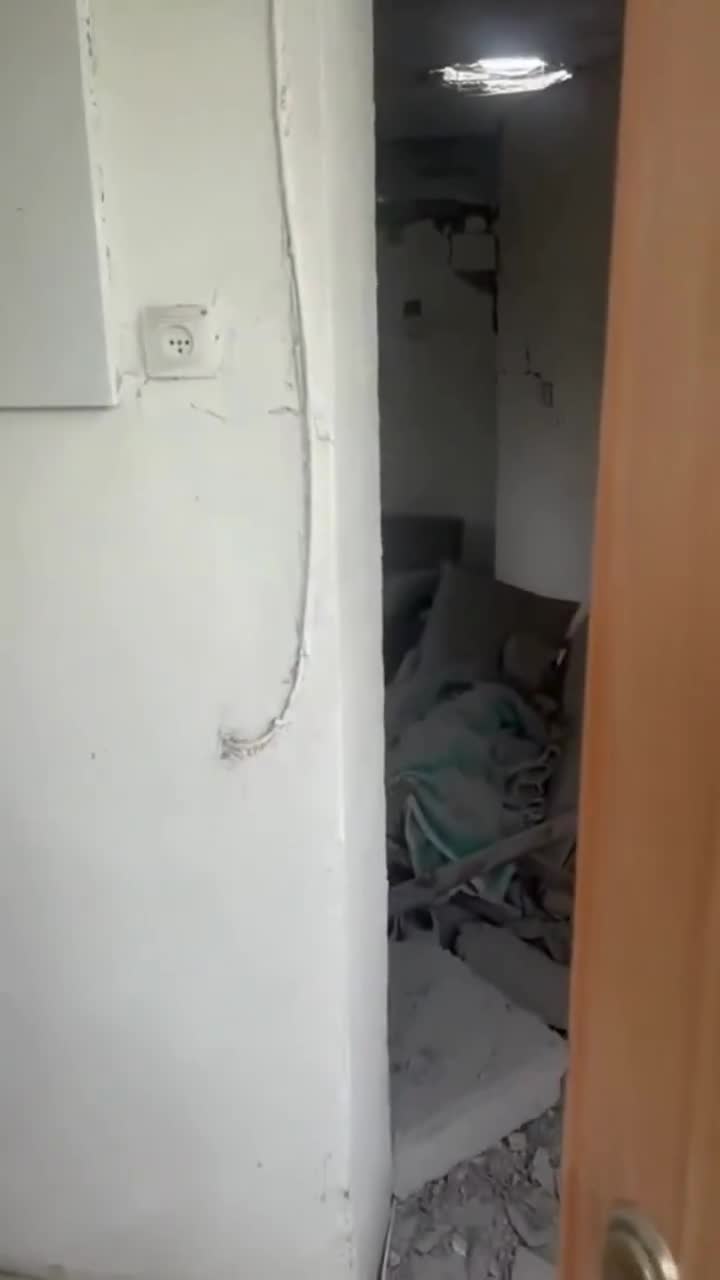 Reports of several crash sites in Haifa and Kiryat Ata following a cluster missile from Iran; MDA: Minor injury in Kiryat Ata