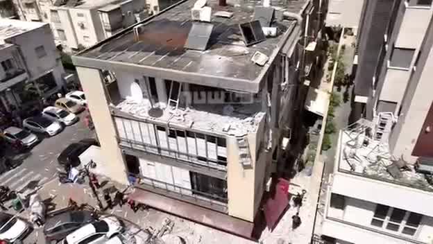 The heavy destruction of a building hit in Ramat Gan, as a result of missile fire from Iran