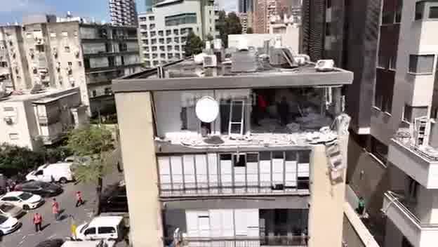 The heavy destruction of a building hit in Ramat Gan, as a result of missile fire from Iran