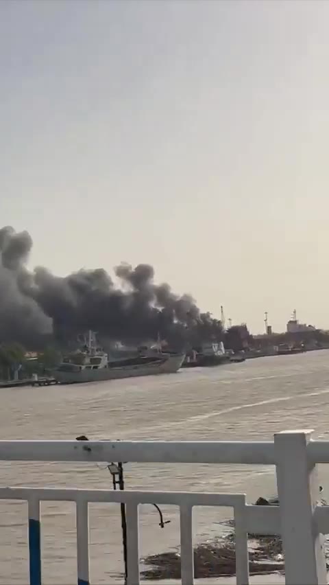 Earlier @ 1300Z - Multiple explosions at Shahid Mousavi shipyard in Khorramshehr. Heavy damage reported