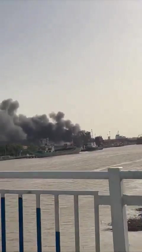 Earlier @ 1300Z - Multiple explosions at Shahid Mousavi shipyard in Khorramshehr. Heavy damage reported