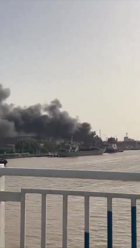 Earlier @ 1300Z - Multiple explosions at Shahid Mousavi shipyard in Khorramshehr. Heavy damage reported