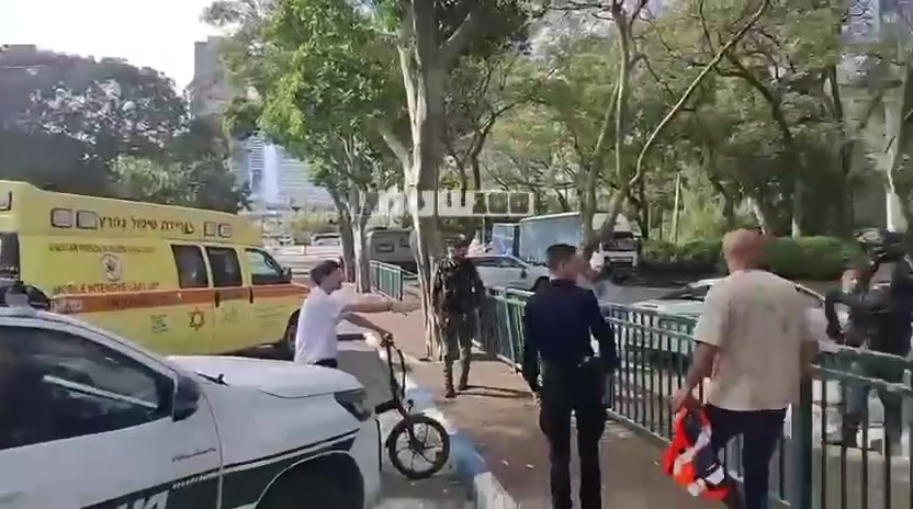 Debris fall reported near Ayalon Mall.