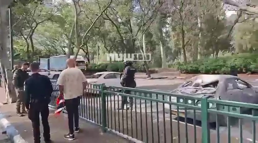 Debris fall reported near Ayalon Mall.