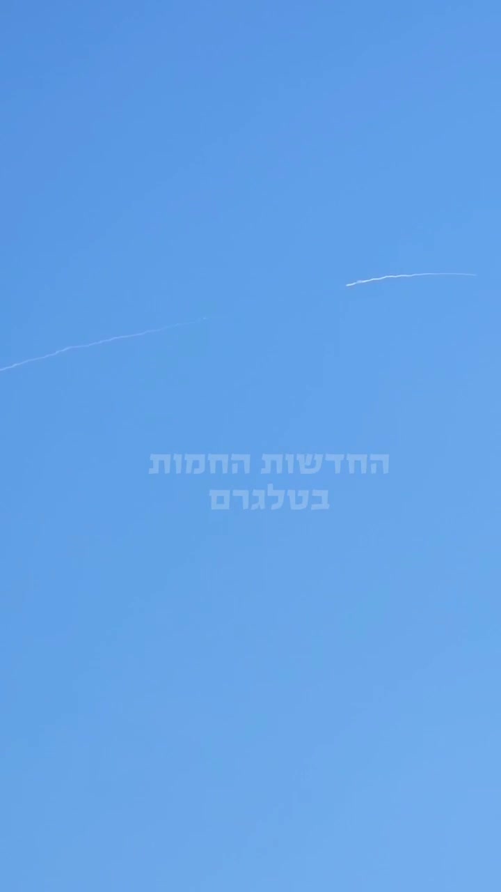 Ballistic missile interceptor seen launching from Central Israel during the recent wave of missiles launched by Iran