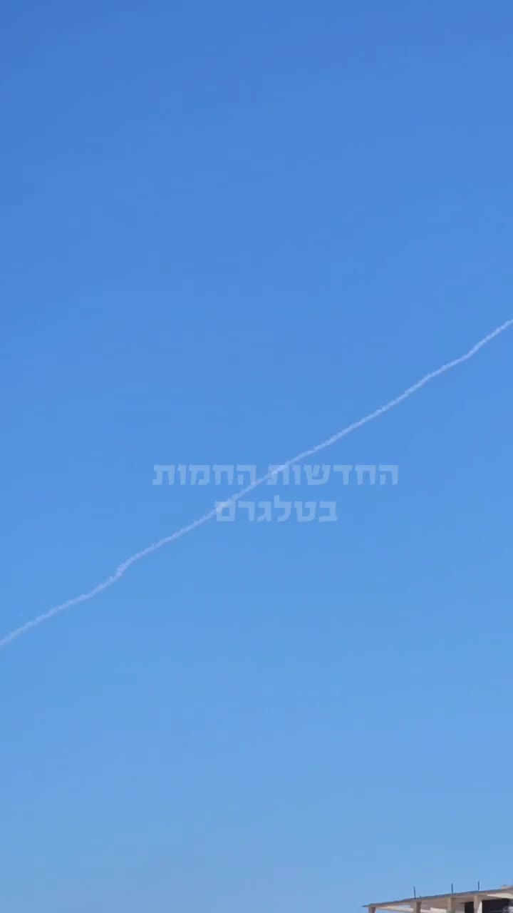 Ballistic missile interceptor seen launching from Central Israel during the recent wave of missiles launched by Iran