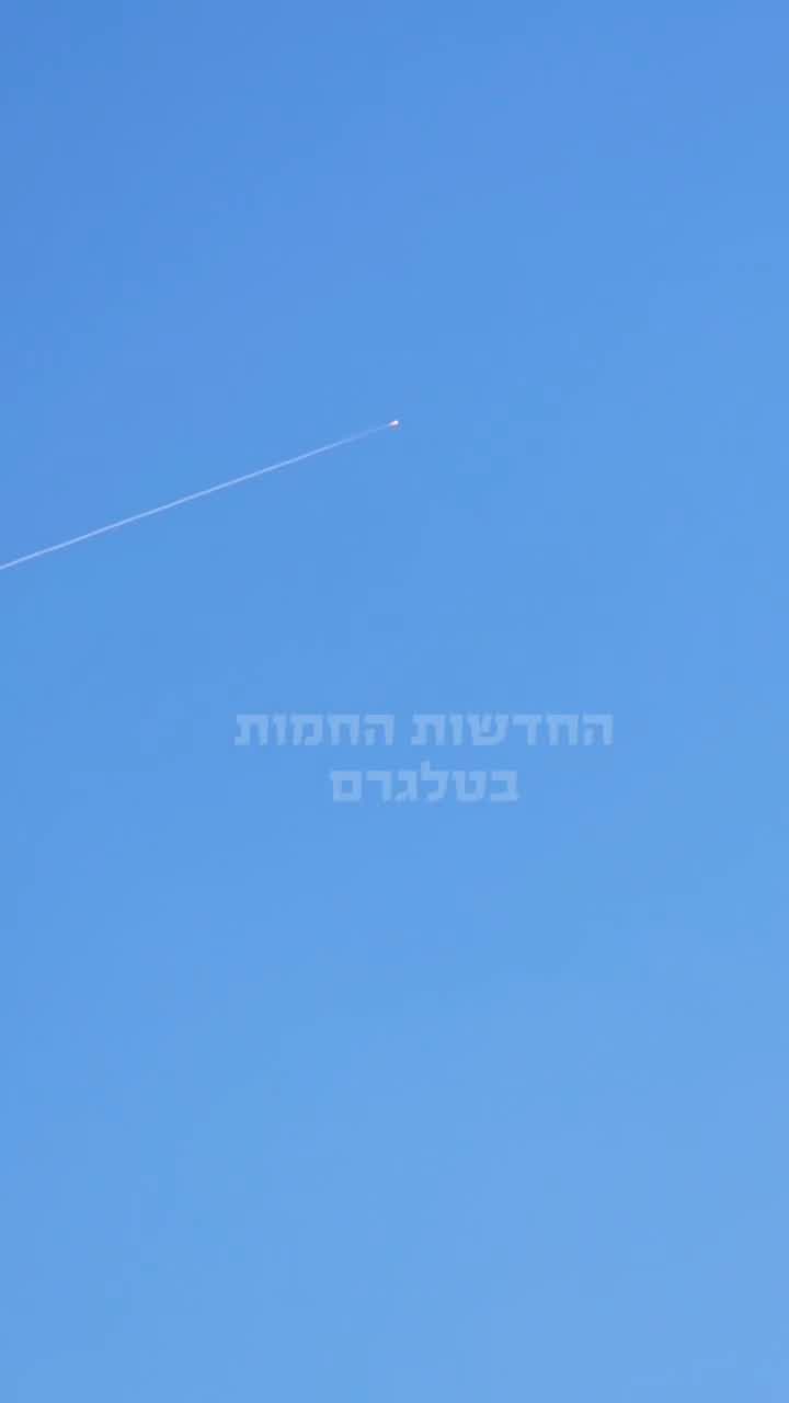Ballistic missile interceptor seen launching from Central Israel during the recent wave of missiles launched by Iran