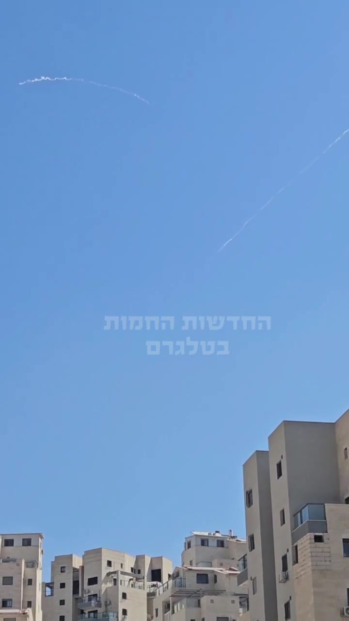 Ballistic missile interceptor seen launching from Central Israel during the recent wave of missiles launched by Iran