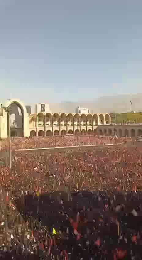 Thousands of mourners have attended the Khomeini funeral in Tehran