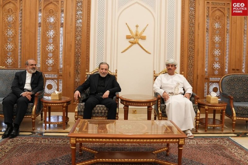 Le ministre iranien des Affaires étrangères, Abbas Araghchi, est arrivé à Oman pour des entretiens. La situation dans le détroit d'Ormuz sera un point essentiel à l'ordre du jour.