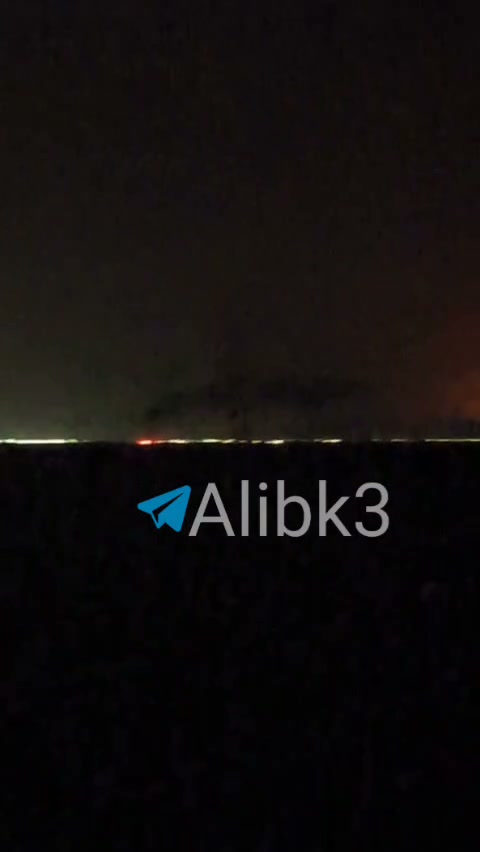 Columns of smoke rise from Omidiyeh in Khuzestan as a result of the American bombing.