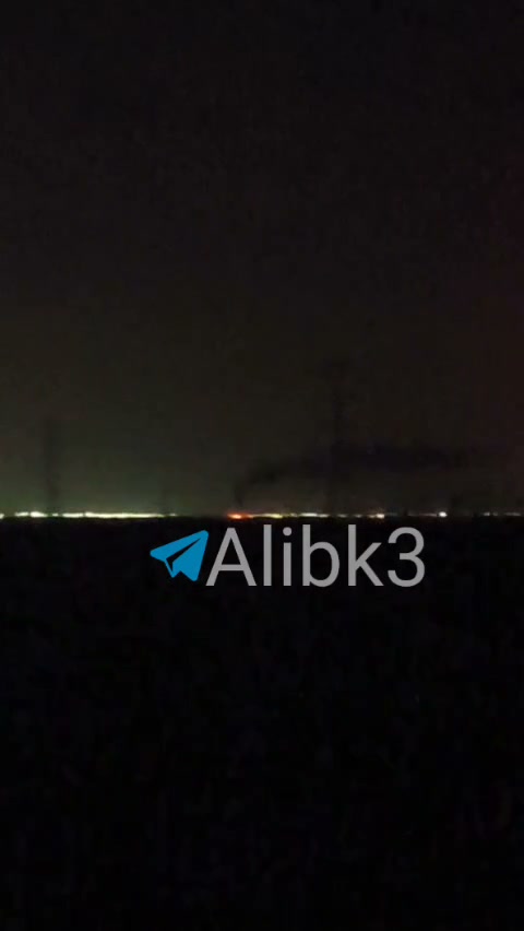 Columns of smoke rise from Omidiyeh in Khuzestan as a result of the American bombing.