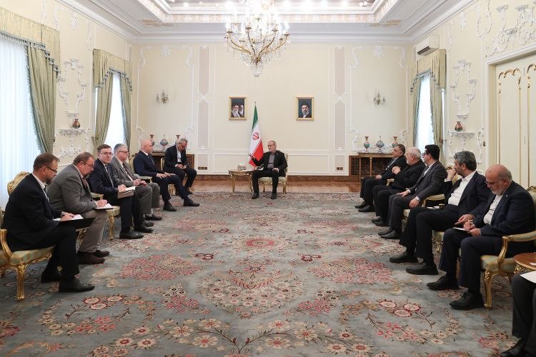 Iran's President and Russia's Energy Minister met in Tehran, discussing the bilateral relations