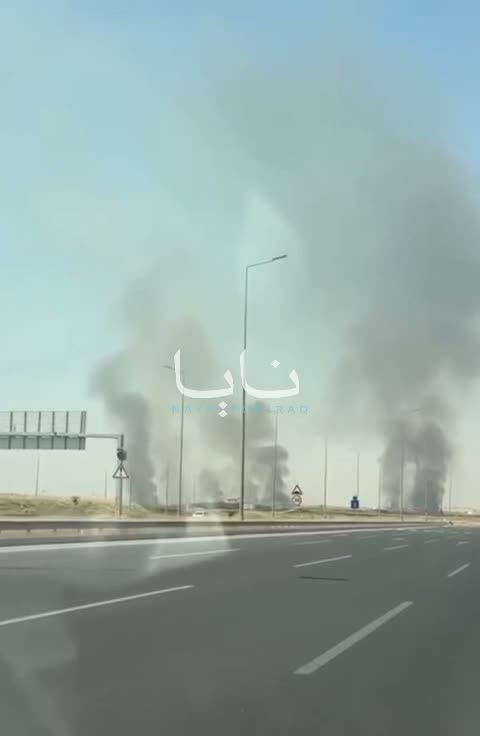 اندلعت حرائق في محيط مطار أربيل بعد عدة غارات جوية بطائرات مسيرة.